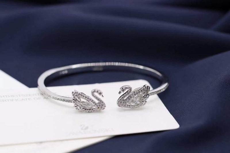 Swarovski Necklace 03lyr74